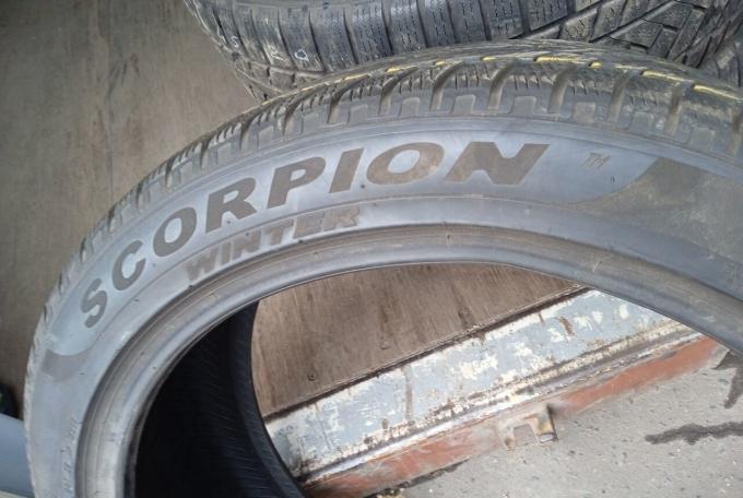 Pirelli Scorpion Winter 285/40 R22