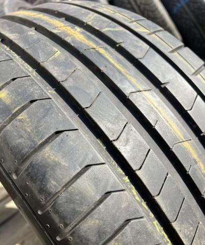 Pirelli P Zero PZ4 275/35 R22