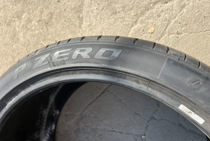 Pirelli P Zero PZ4 325/30 R23