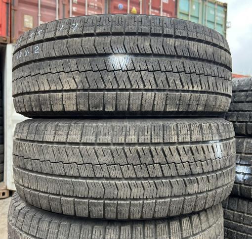 Bridgestone Blizzak VRX2 215/55 R17