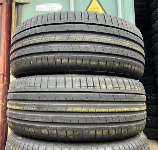 Pirelli P Zero PZ4 245/45 R19 и 275/40 R19