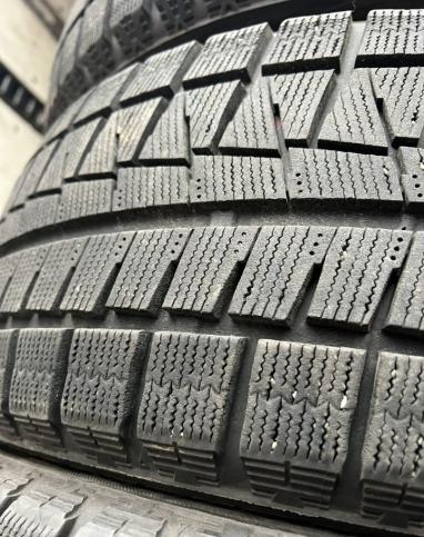 Bridgestone Blizzak Revo GZ 215/50 R17