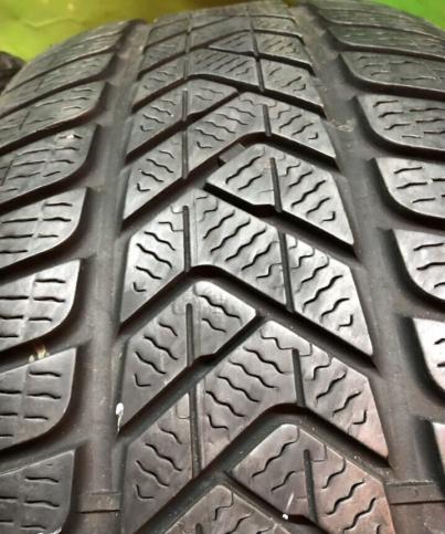 Pirelli Winter Sottozero 3 235/35 R19