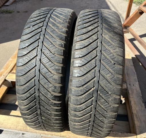 Goodyear Vector 4Seasons 215/60 R17