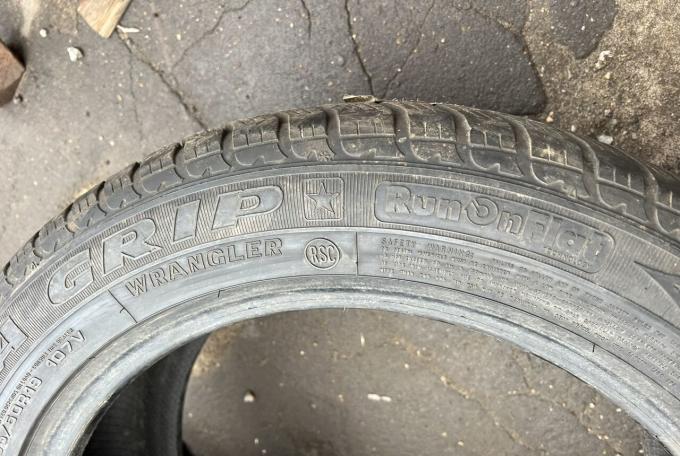 Goodyear Wrangler Ultra Grip 255/50 R19