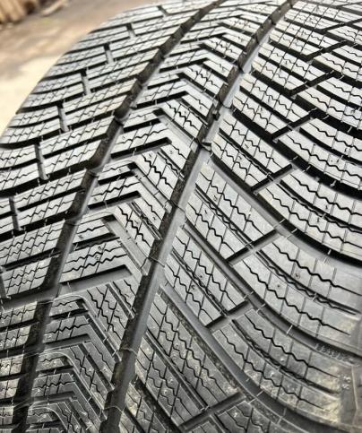 Michelin Pilot Alpin 4 265/40 R19