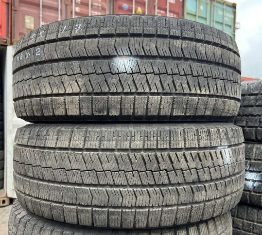 Bridgestone Blizzak VRX2 215/55 R17