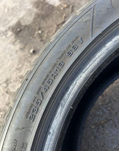 Goodyear UltraGrip Performance+ 235/45 R18