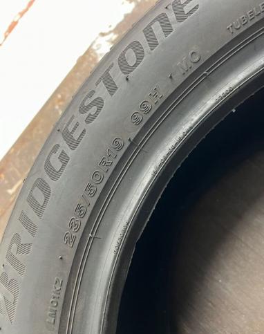 Bridgestone Blizzak LM-001 235/50 R19