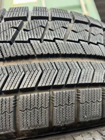 Bridgestone Blizzak VRX 215/55 R17