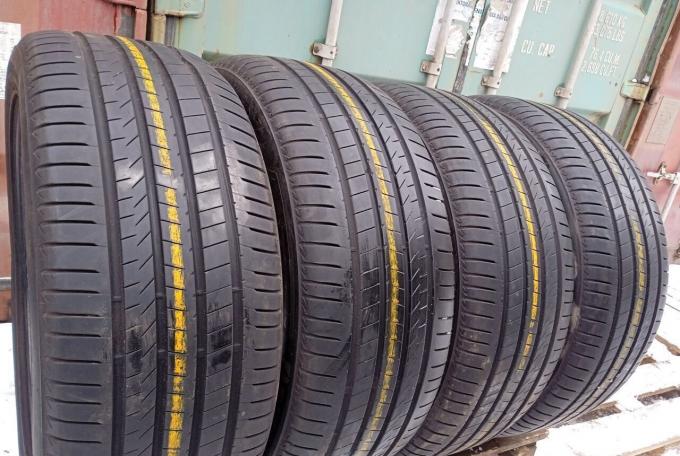 Bridgestone Alenza 001 285/45 R22