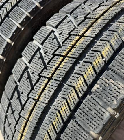 Bridgestone Blizzak VRX 245/40 R19