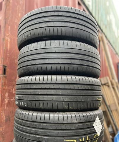 Pirelli P Zero PZ4 225/45 R19