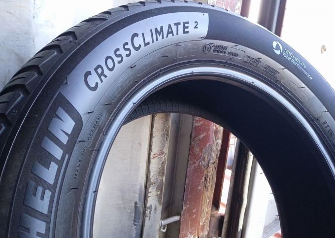 Michelin CrossClimate 2 215/55 R16