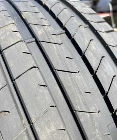 Pirelli P Zero PZ4 265/40 R21