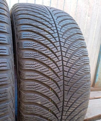 Goodyear Vector 4Seasons 225/45 R17