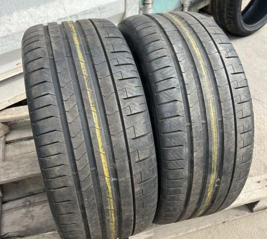 Pirelli P Zero PZ4 245/40 R18