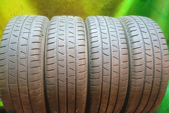 Pirelli Carrier Winter 215/65 R16C