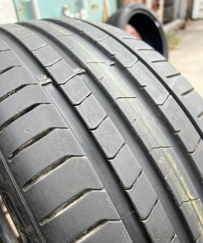 Pirelli P Zero PZ4 245/45 R19