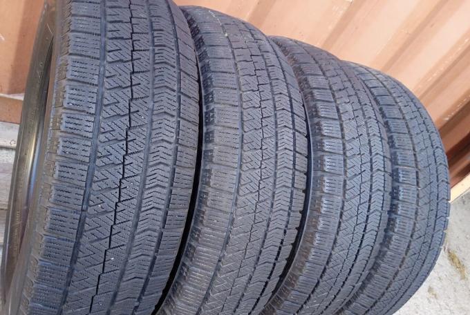 Bridgestone Blizzak VRX2 185/65 R15