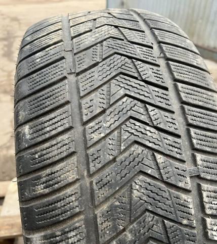 Tracmax X-Privilo S330 275/45 R21