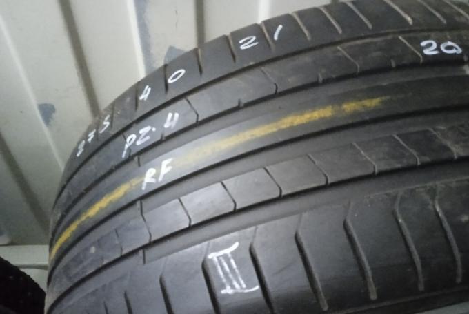 Pirelli P Zero PZ4 275/40 R21