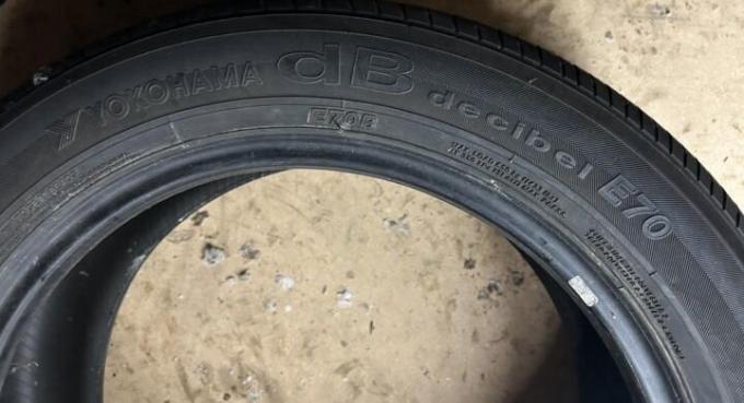 Yokohama dB Decibel E70B 215/55 R17