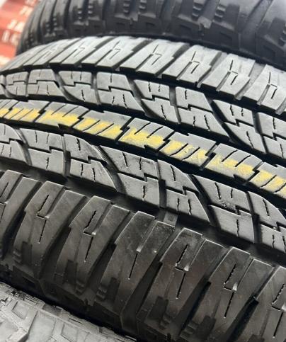 Yokohama Geolandar A/T G015 215/60 R16
