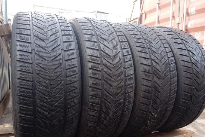 Vredestein Wintrac Xtreme S 235/45 R19