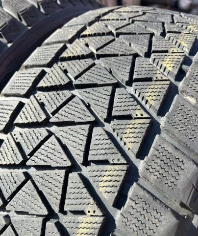 Bridgestone Blizzak DM-V2 235/55 R18