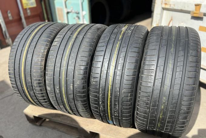 Pirelli P Zero PZ4 275/40 R21