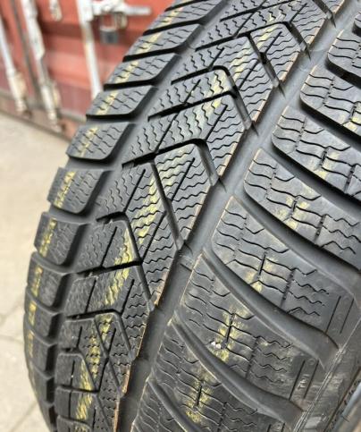 Pirelli Winter Sottozero 3 245/40 R19