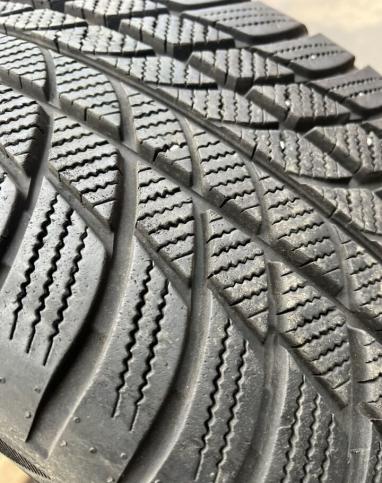 Bridgestone Blizzak LM-001 225/50 R17