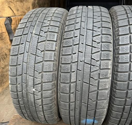 Yokohama Ice Guard IG50 215/60 R16