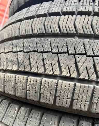 Bridgestone Blizzak VRX2 215/55 R17