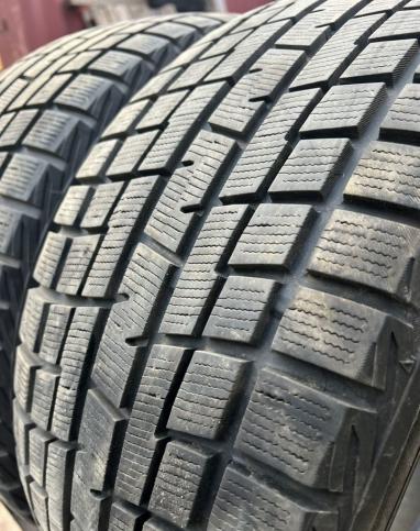 Yokohama Ice Guard IG30 235/45 R17