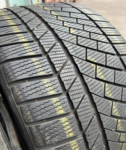 Continental ContiWinterContact TS 830 P 295/30 R20