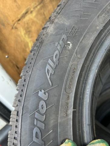 Michelin Pilot Alpin PA4 235/55 R17