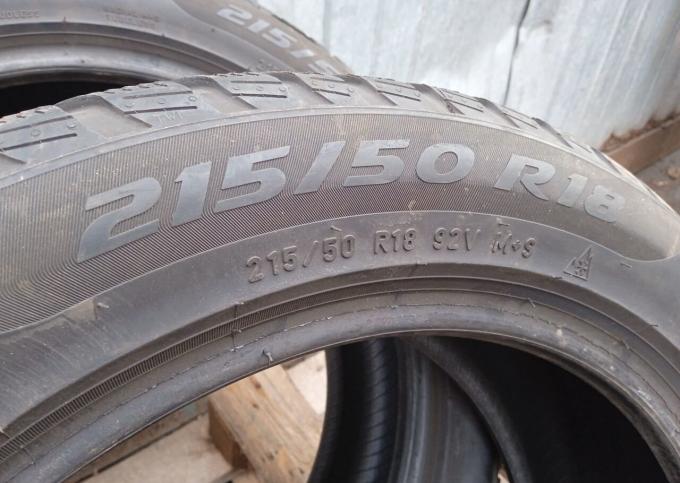 Pirelli Winter Sottozero 3 215/50 R18