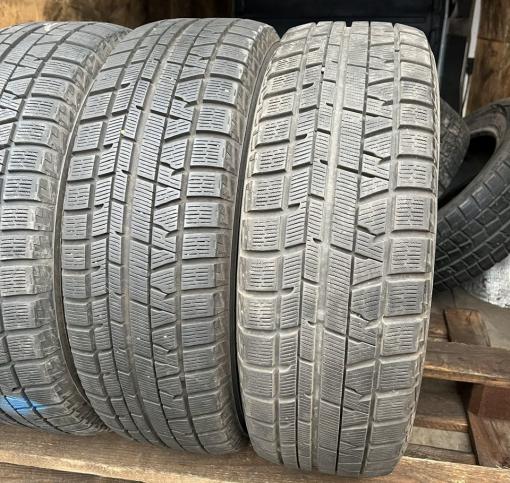 Yokohama Ice Guard IG50 215/60 R16