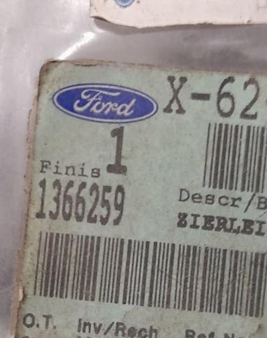 Ford fiesta mk6 накладка двери 1366259