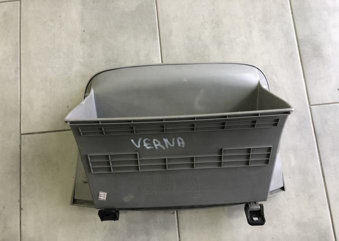 Бардачок пассажирский Hyundai Verna / Верна 845101E000