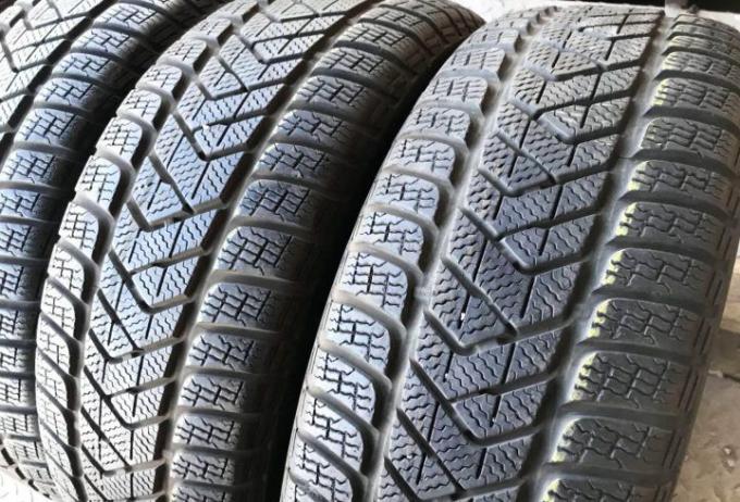 Pirelli Winter Sottozero 3 215/60 R16