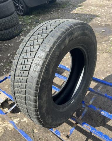 Lassa Wintus 2 215/70 R15C