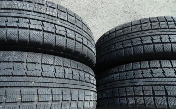 Toyo Winter Tranpath MK4a 225/65 R17