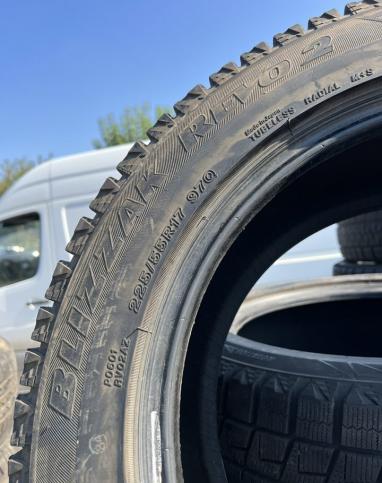 Bridgestone Blizzak Revo2 225/55 R17