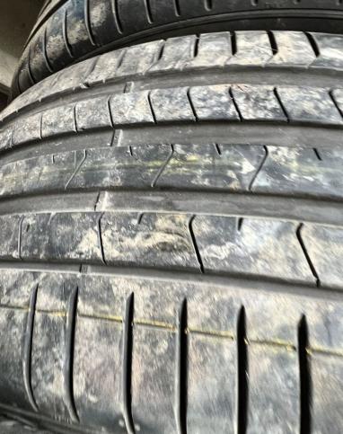 Pirelli P Zero PZ4 315/35 R21