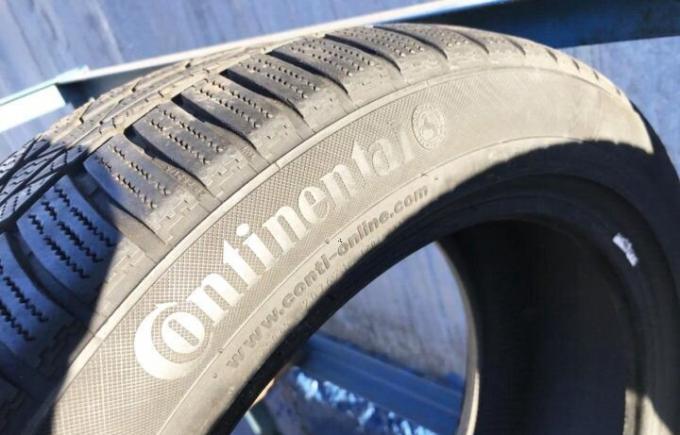 Continental ContiWinterContact TS 830 P 235/45 R19