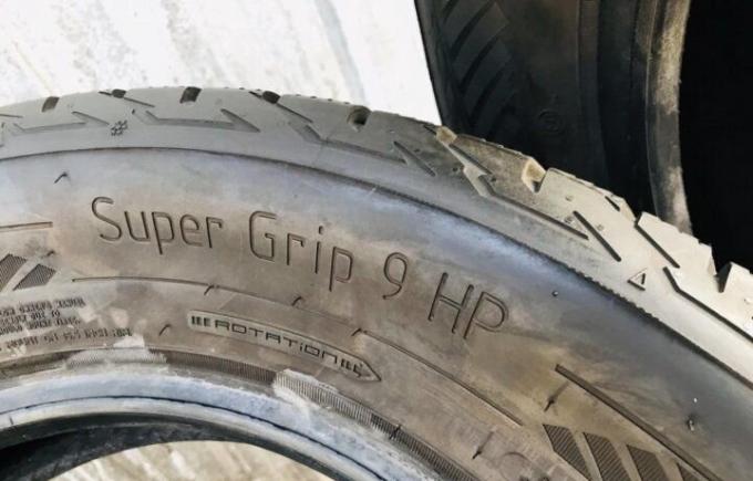 Esa-Tecar Super Grip 9 215/65 R16