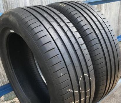 Pirelli P Zero PZ4 225/45 R19